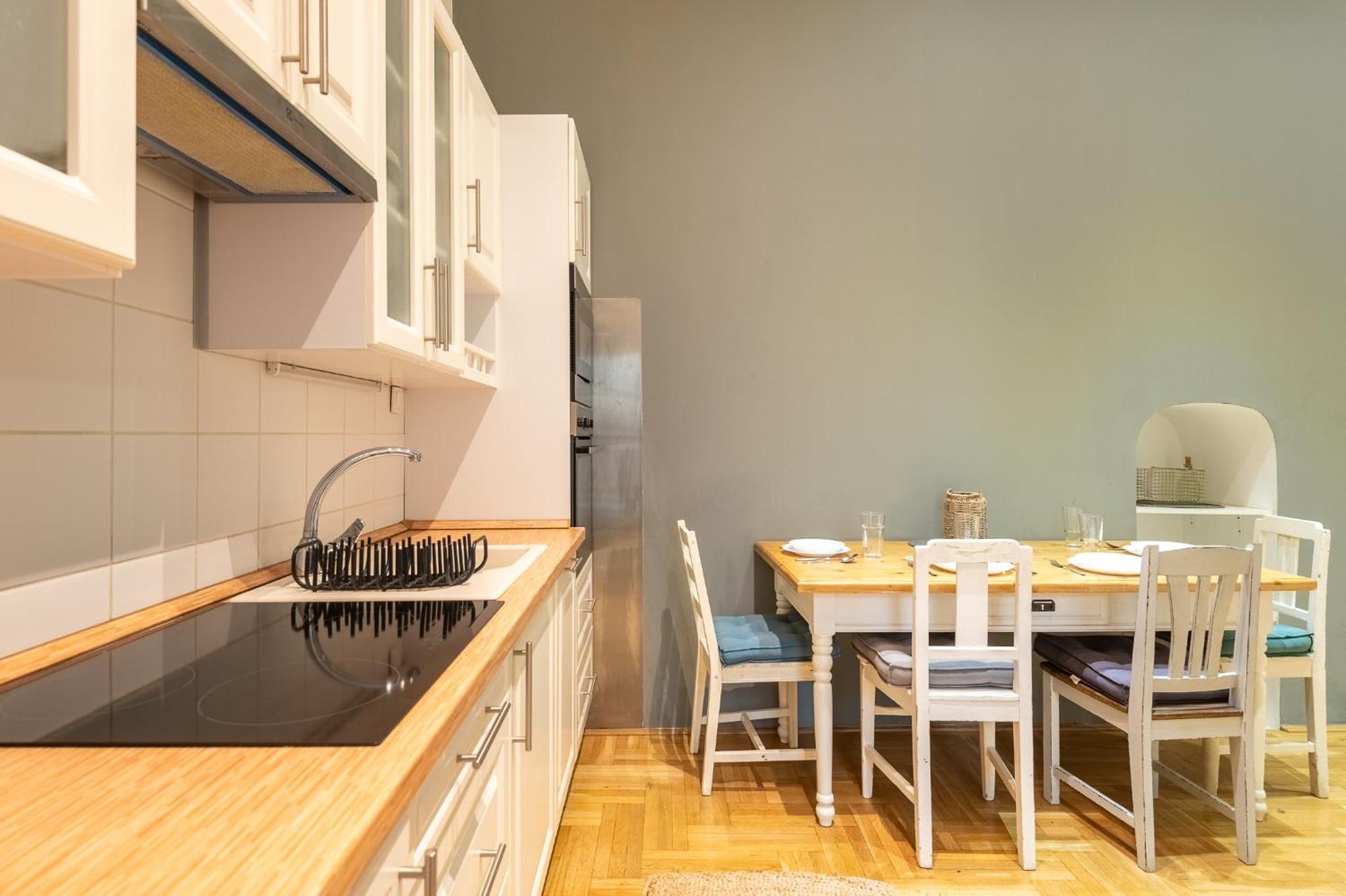 Chic Soho Near Opera Apartment Budapest